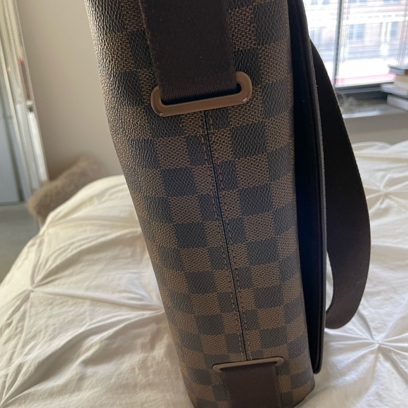 Louis Vuitton Messenger Bag - Picture 4 of 12